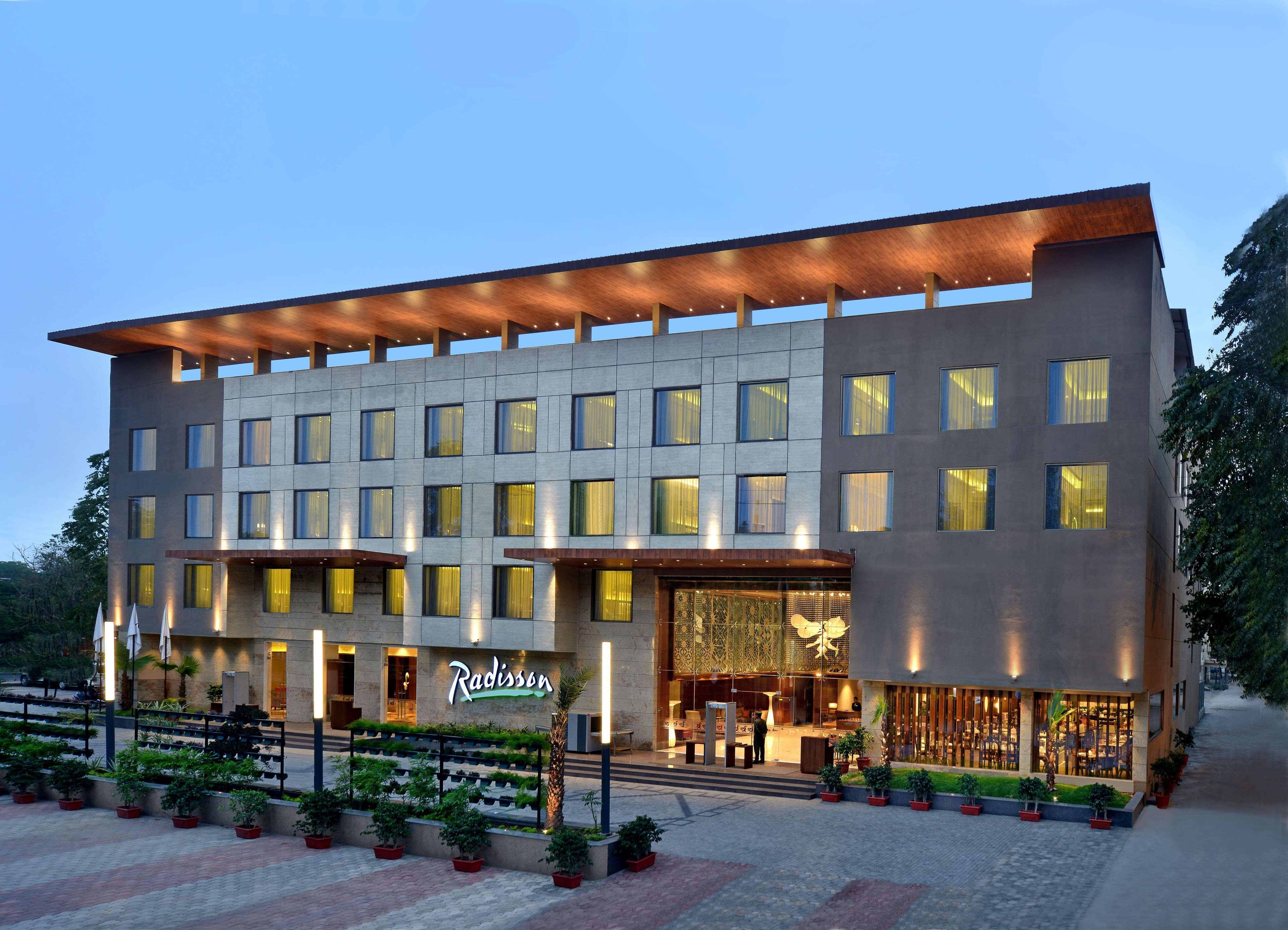 Hotel Radisson Gwalior Exterior foto